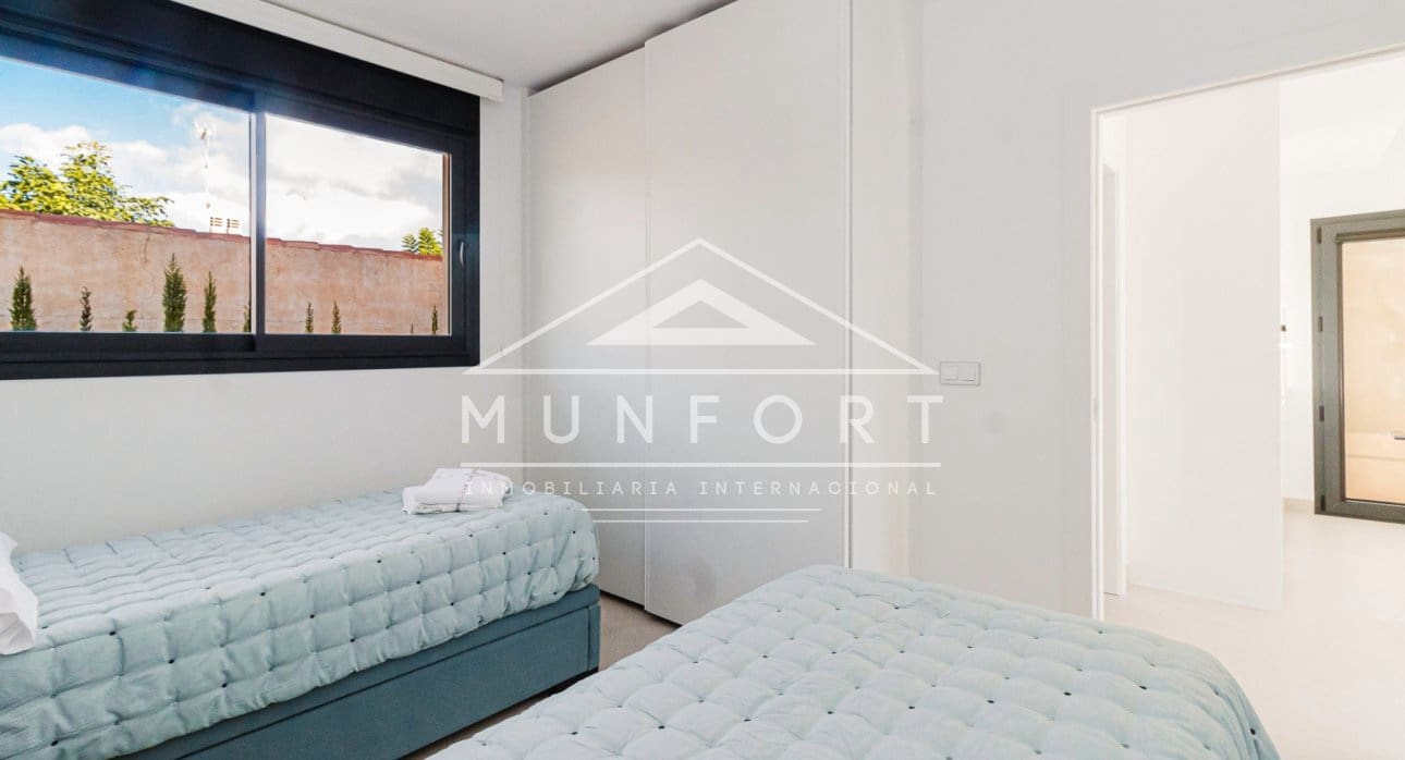 Chalet de 3 habitaciones en Playa Honda en venta con piscina - 489.000 € (Ref: 9258062)