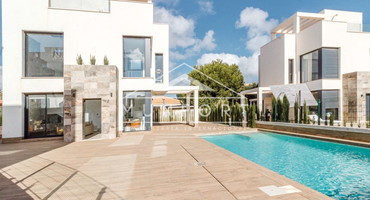 4 slaapkamer Villa te koop in Playa Honda met zwembad - € 575.000 (Ref: 9258063)