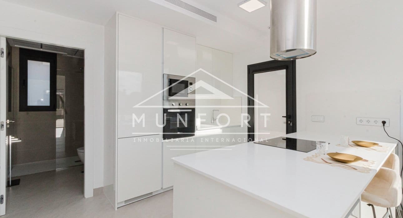 2 Zimmer Villa zu verkaufen in La Manga del Mar Menor mit Pool - 455.000 € (Ref: 9258065)