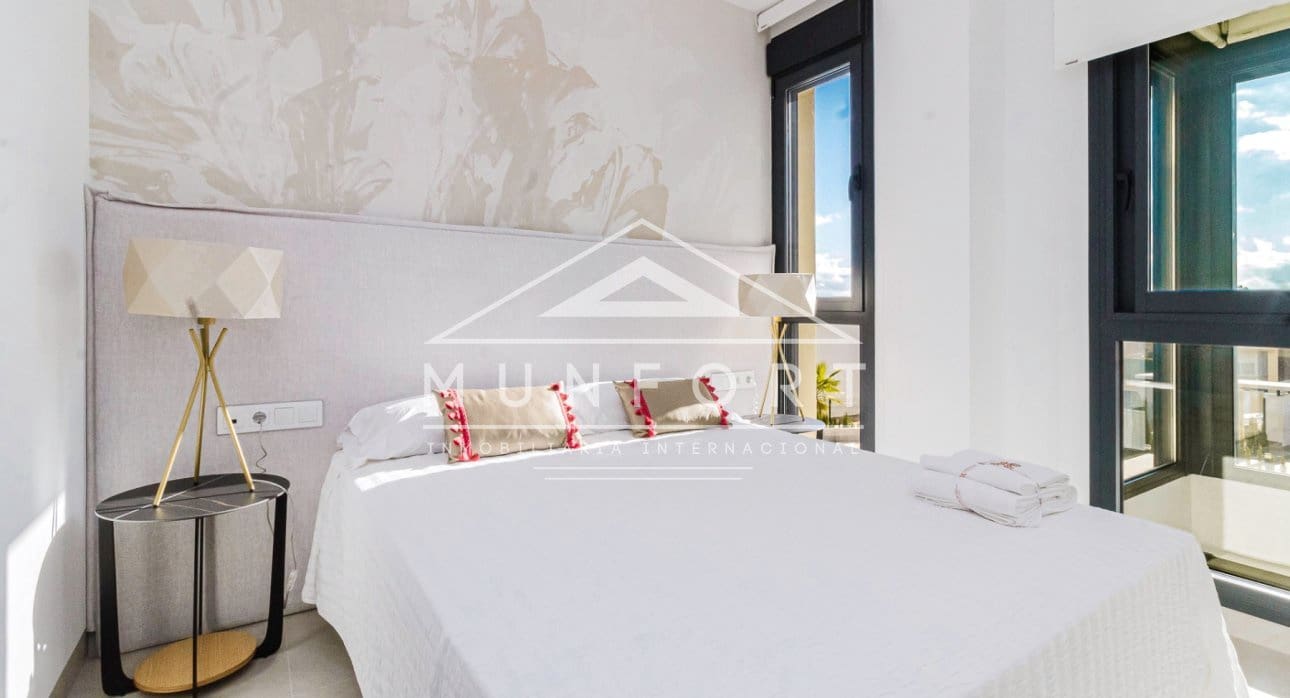 2 Zimmer Villa zu verkaufen in La Manga del Mar Menor mit Pool - 455.000 € (Ref: 9258065)