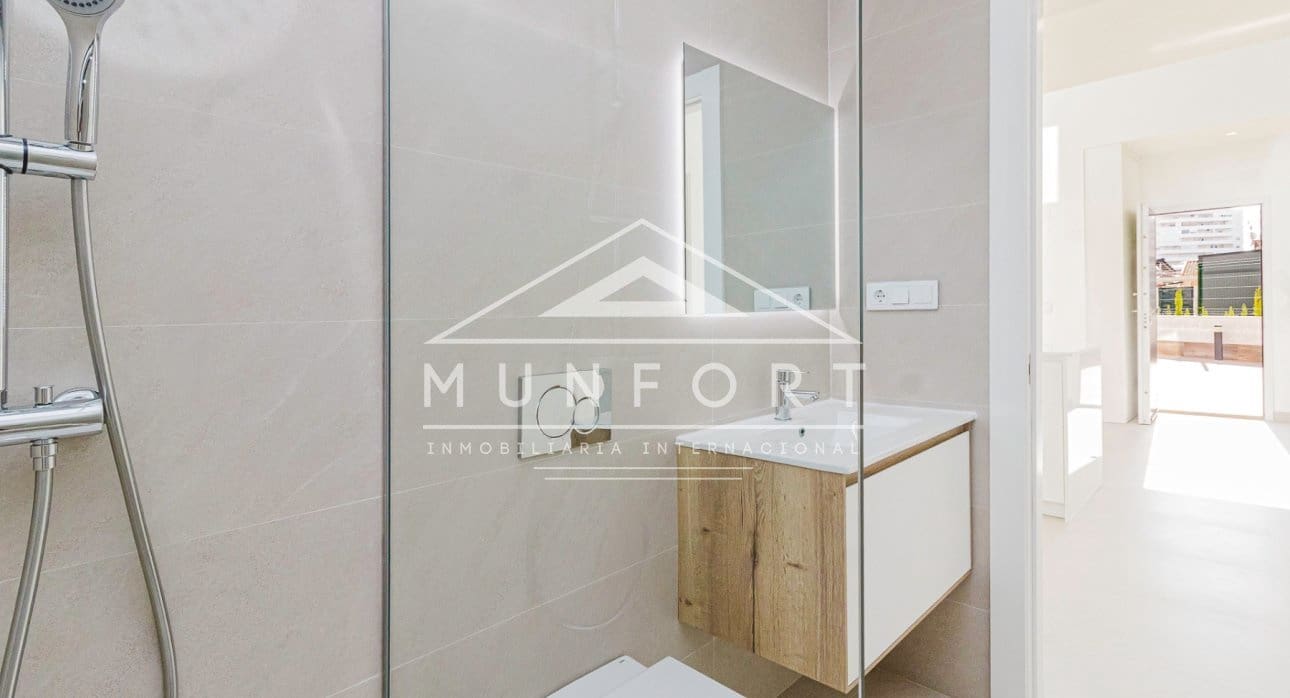 2 Zimmer Villa zu verkaufen in La Manga del Mar Menor mit Pool - 455.000 € (Ref: 9258065)