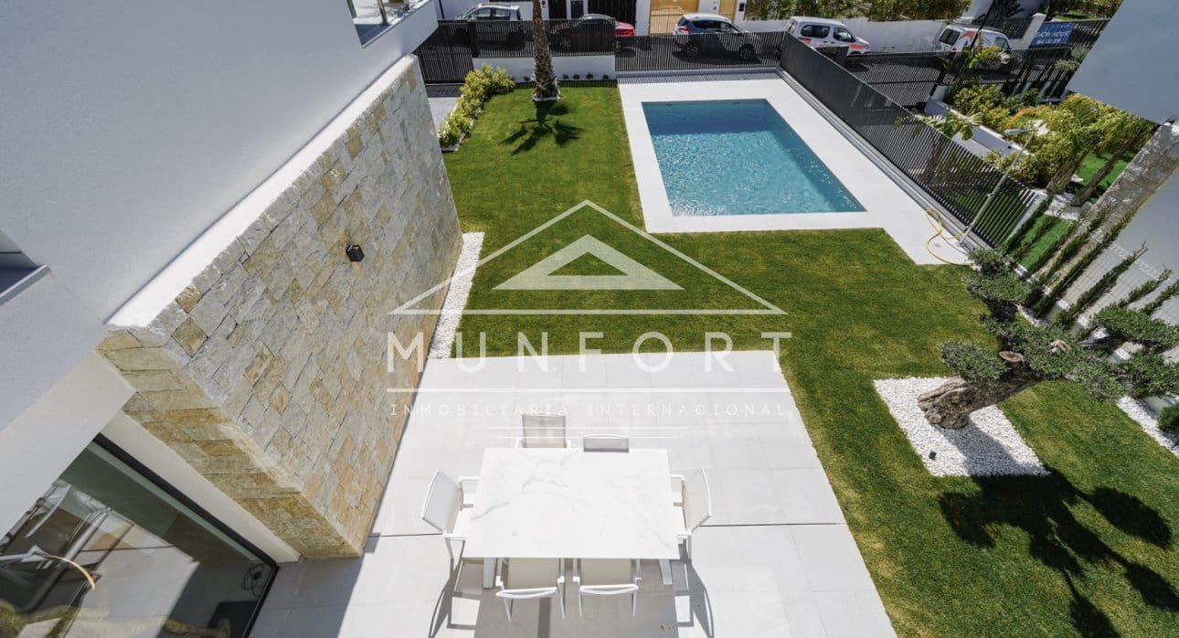 Chalet de 3 habitaciones en Finestrat en venta con piscina - 1.350.000 € (Ref: 9258066)