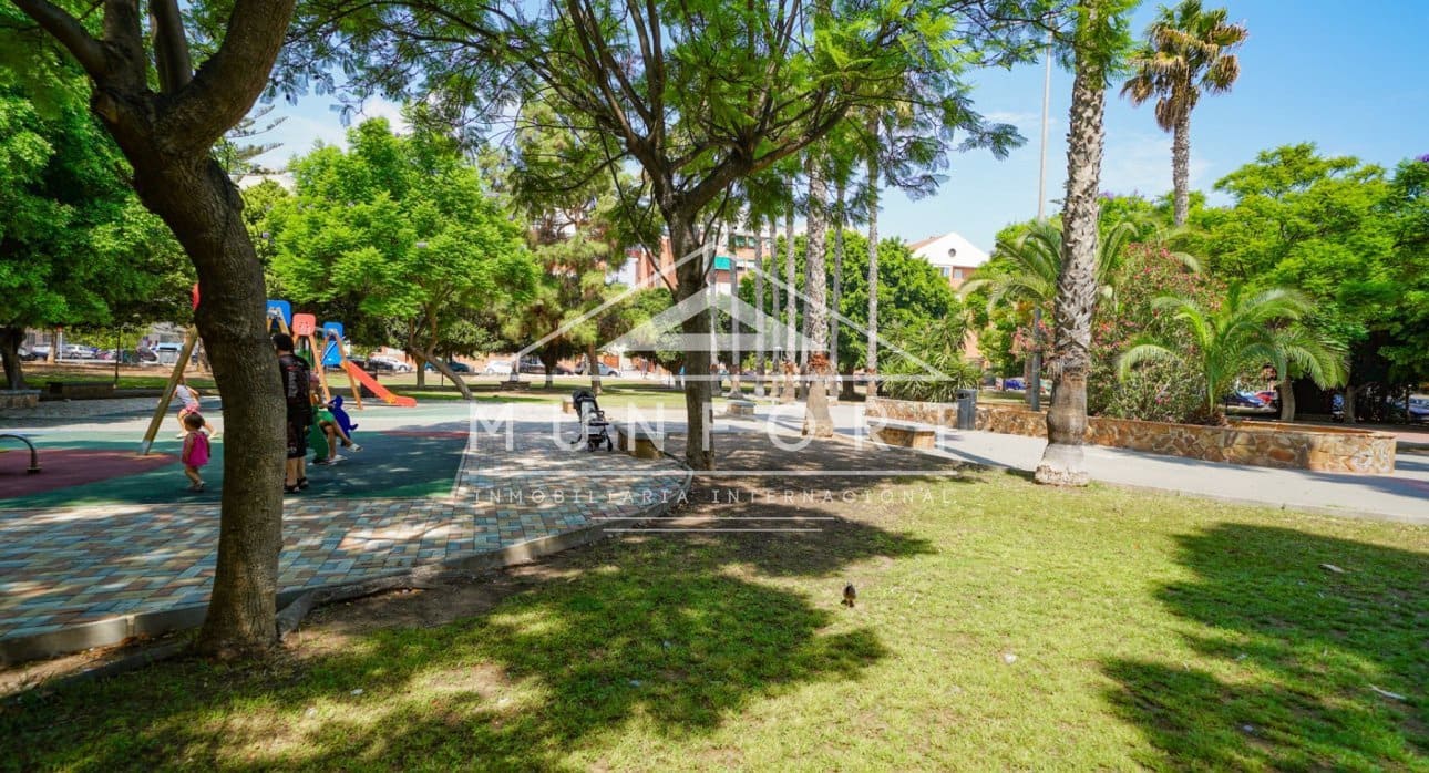 2 chambre Appartement à vendre à Torrevieja avec piscine - 240 000 € (Ref: 9258068)