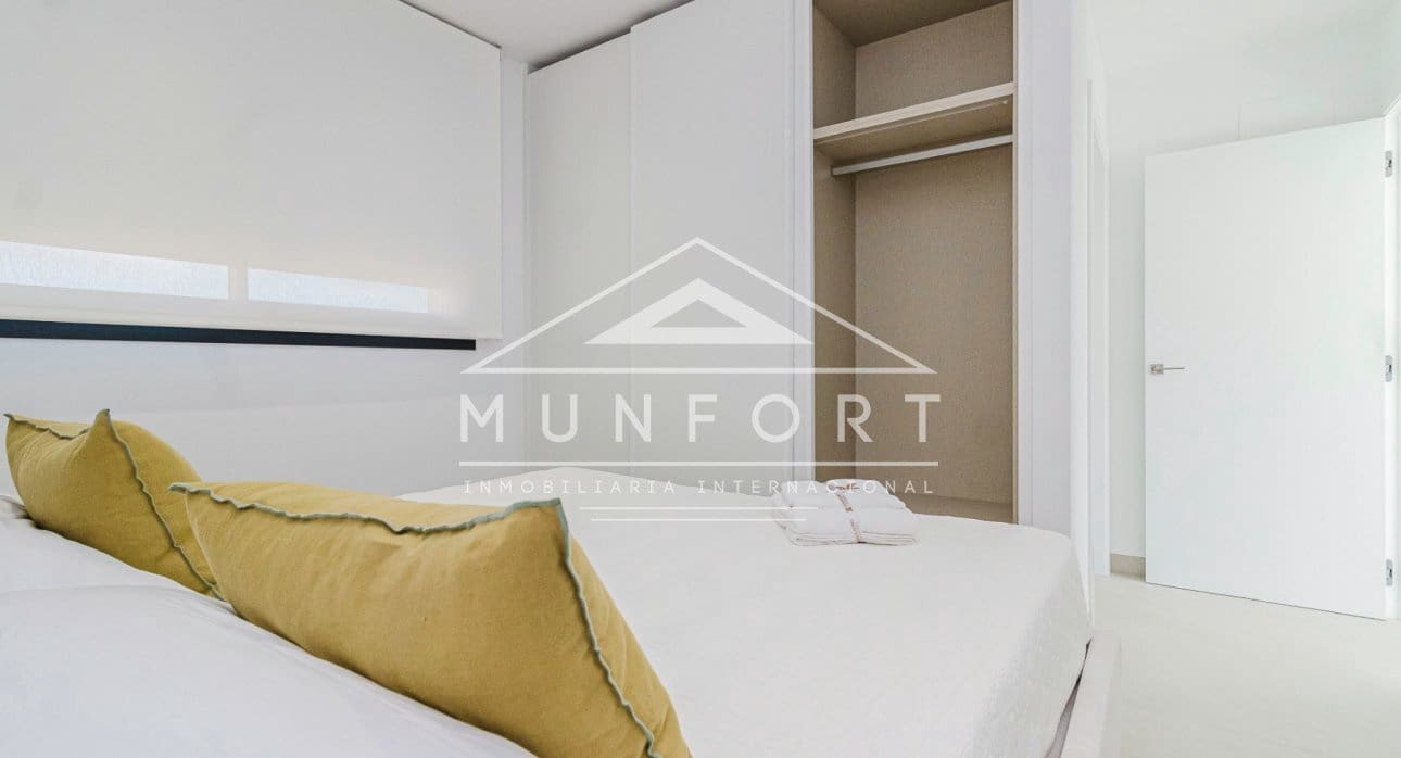 4 sypialnia Willa na sprzedaż w La Manga del Mar Menor z basenem - 625 000 € (Ref: 9258079)