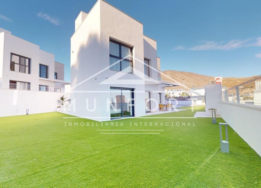 3 quarto Moradia para venda em Finestrat com piscina - 709 900 € (Ref: 9258141)