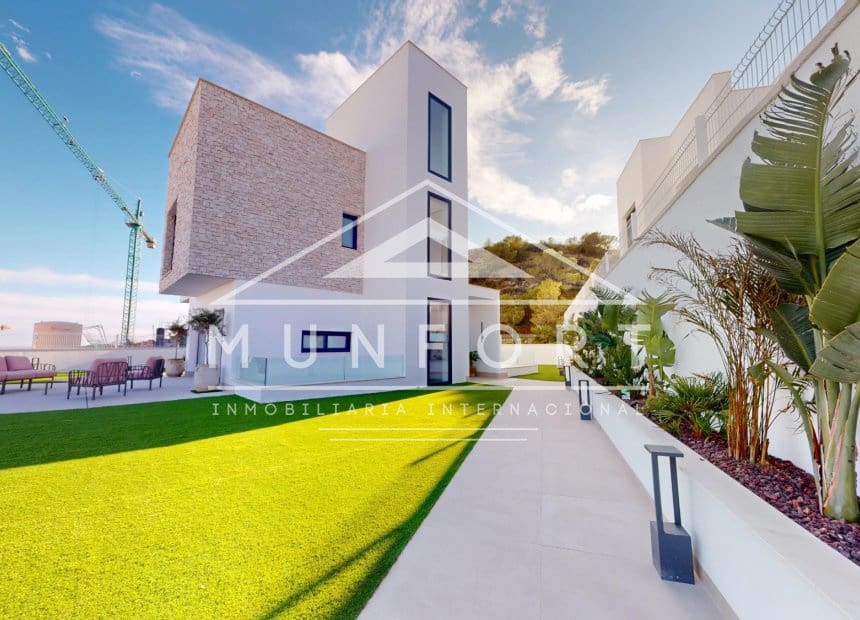 3 quarto Moradia para venda em Finestrat com piscina - 709 900 € (Ref: 9258141)