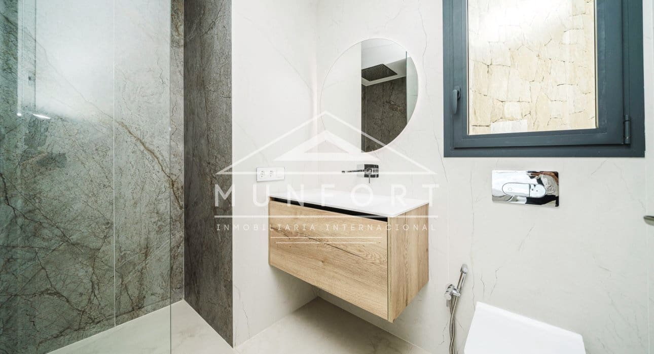 4 bedroom Semi-detached Villa for sale in Benidorm with pool - € 1,650,000 (Ref: 9258165)