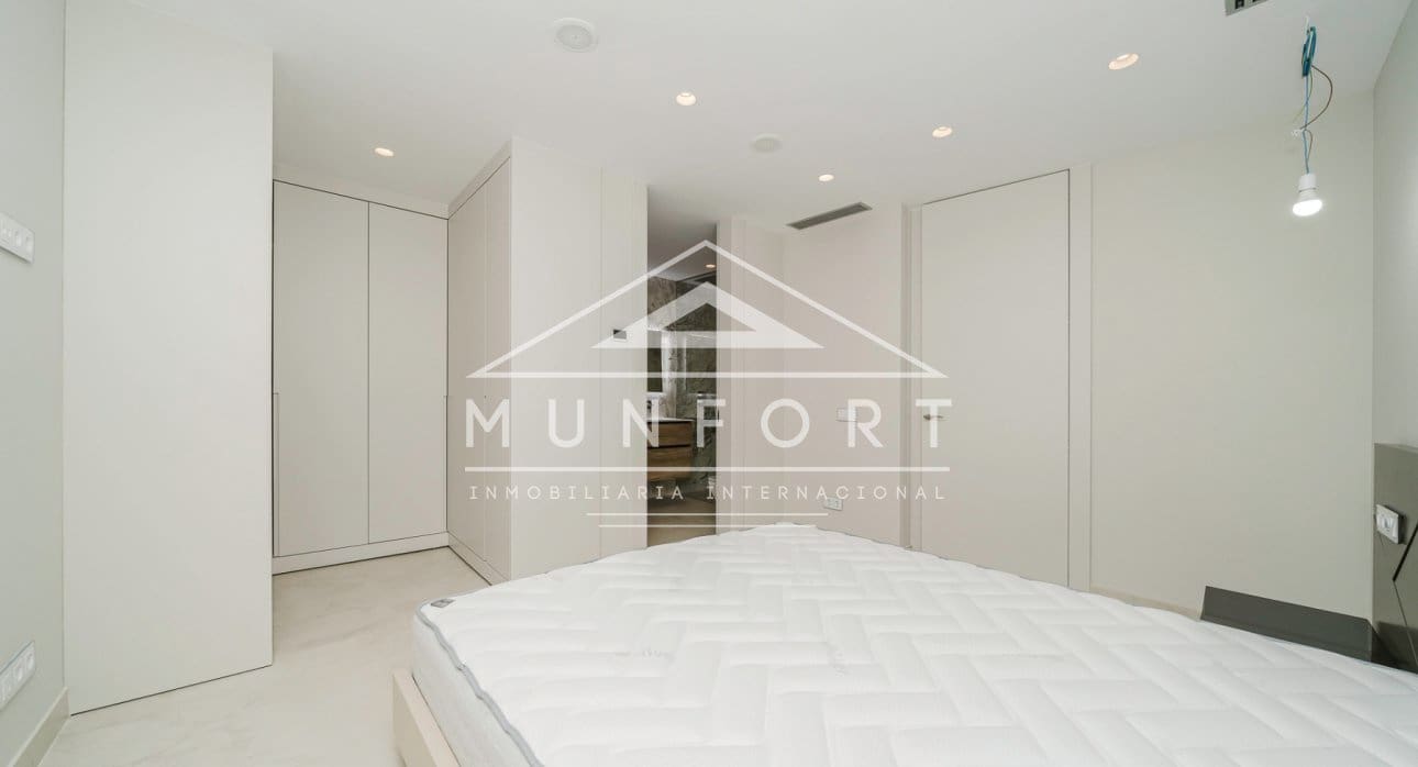 4 bedroom Semi-detached Villa for sale in Benidorm with pool - € 1,650,000 (Ref: 9258165)