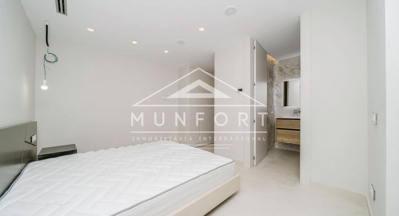 4 bedroom Semi-detached Villa for sale in Benidorm with pool - € 1,650,000 (Ref: 9258165)