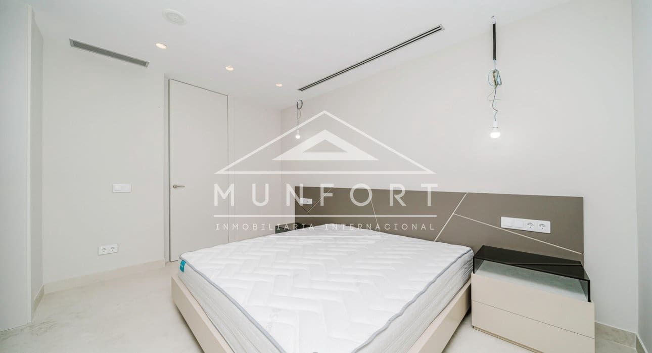 4 bedroom Semi-detached Villa for sale in Benidorm with pool - € 1,650,000 (Ref: 9258165)