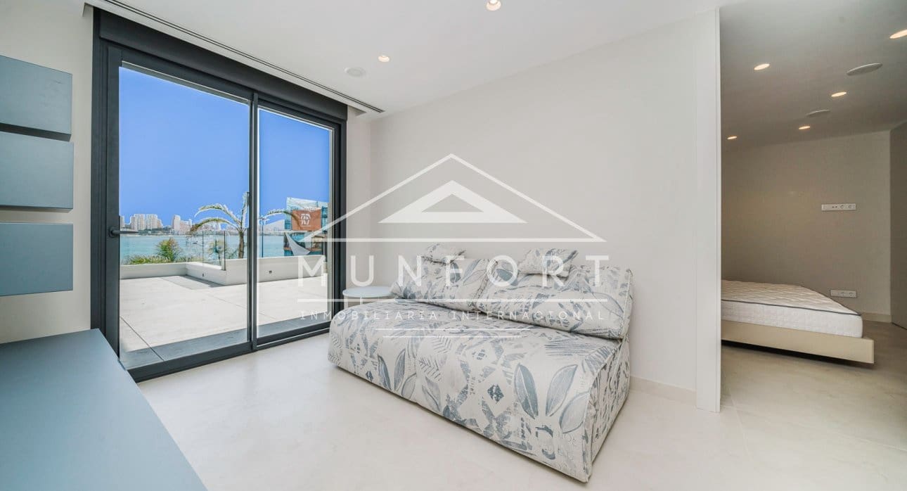 4 bedroom Semi-detached Villa for sale in Benidorm with pool - € 1,650,000 (Ref: 9258165)