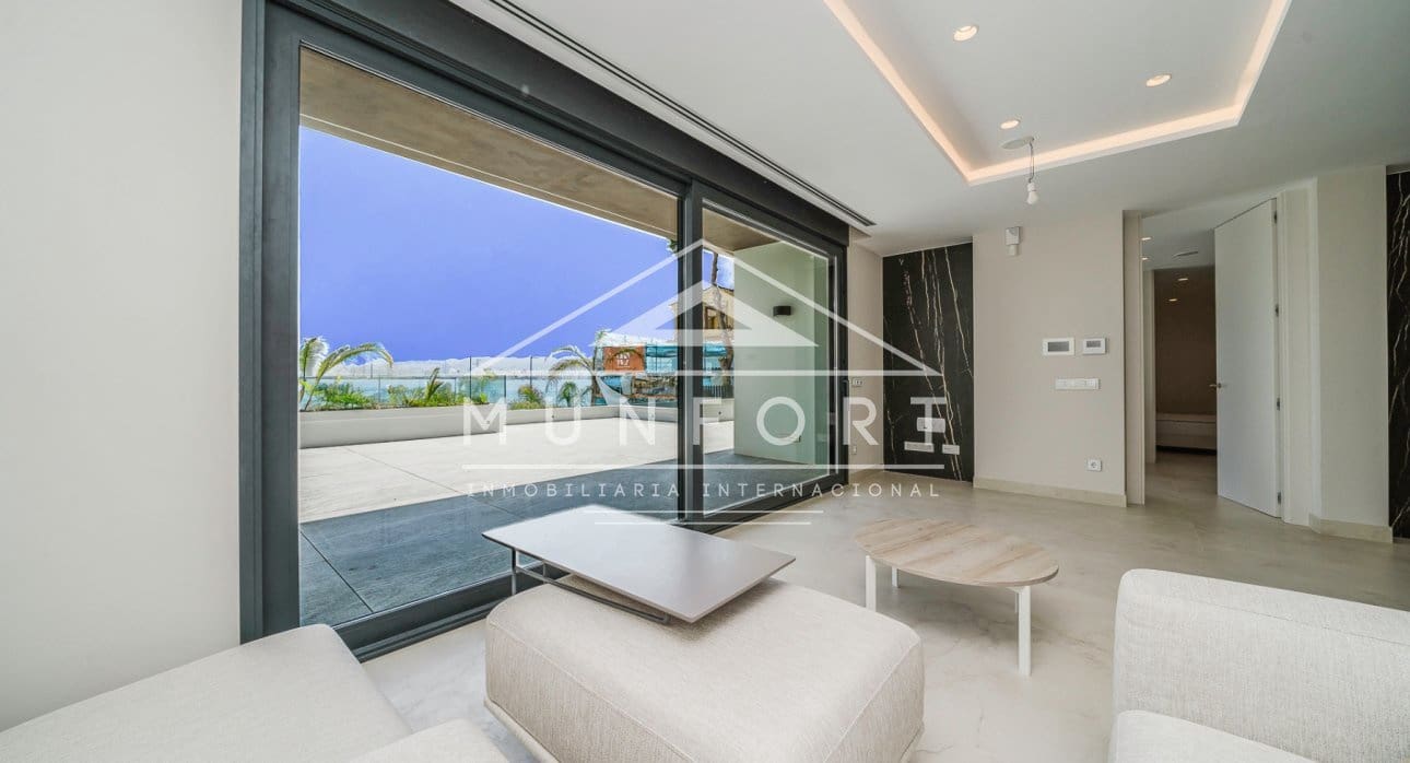 4 bedroom Semi-detached Villa for sale in Benidorm with pool - € 1,650,000 (Ref: 9258165)