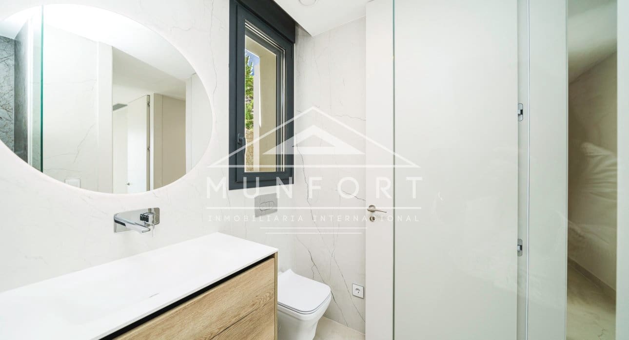 4 bedroom Semi-detached Villa for sale in Benidorm with pool - € 1,650,000 (Ref: 9258165)