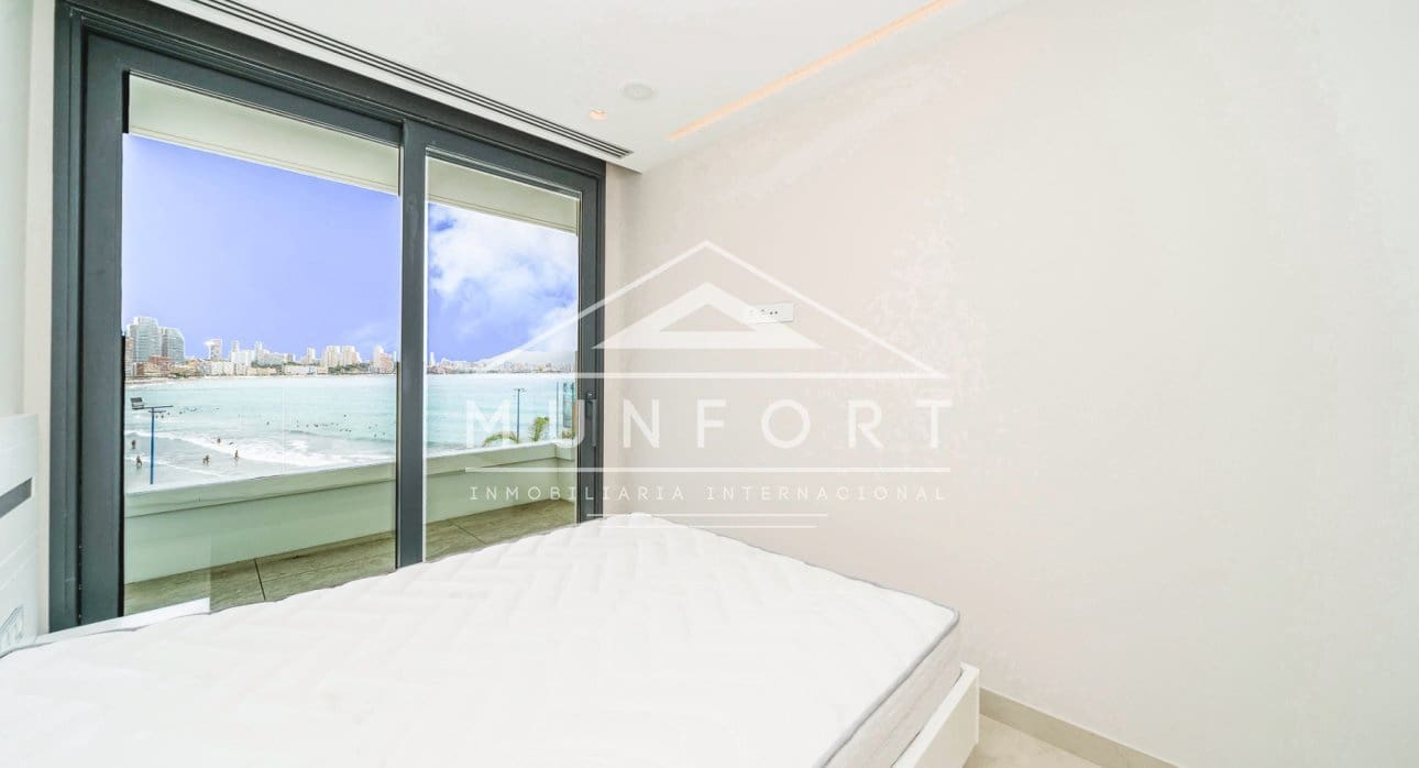 4 bedroom Semi-detached Villa for sale in Benidorm with pool - € 1,650,000 (Ref: 9258165)