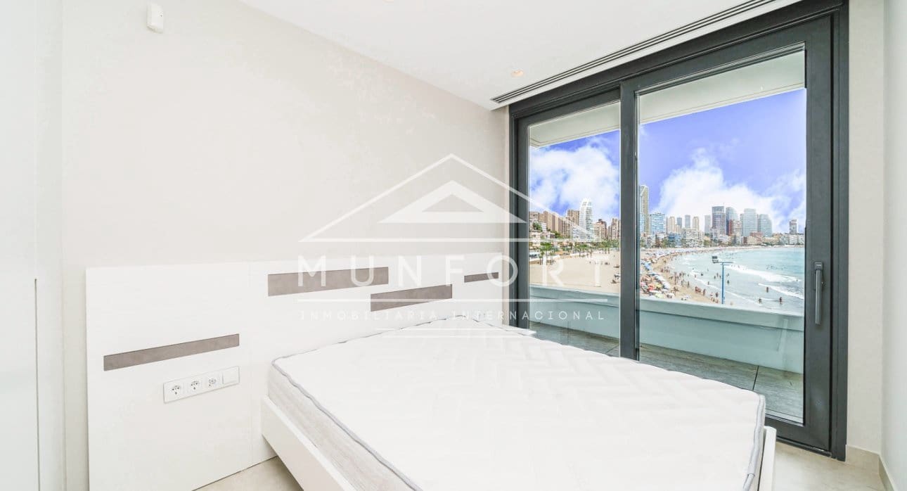 4 bedroom Semi-detached Villa for sale in Benidorm with pool - € 1,650,000 (Ref: 9258165)