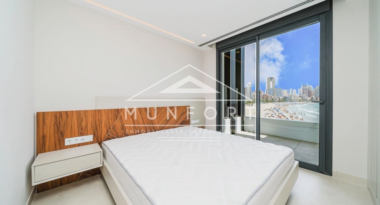 4 bedroom Semi-detached Villa for sale in Benidorm with pool - € 1,650,000 (Ref: 9258165)