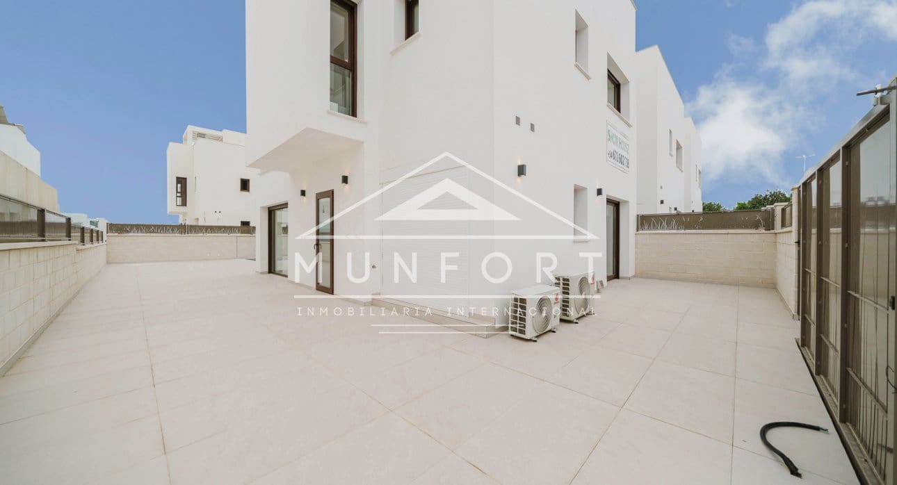 5 bedroom Villa for sale in Los Montesinos with pool - € 780,000 (Ref: 9261888)