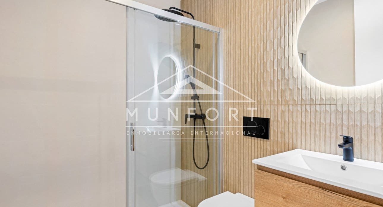 2 slaapkamer Penthouse te koop in Benijofar met zwembad - € 421.000 (Ref: 9261893)