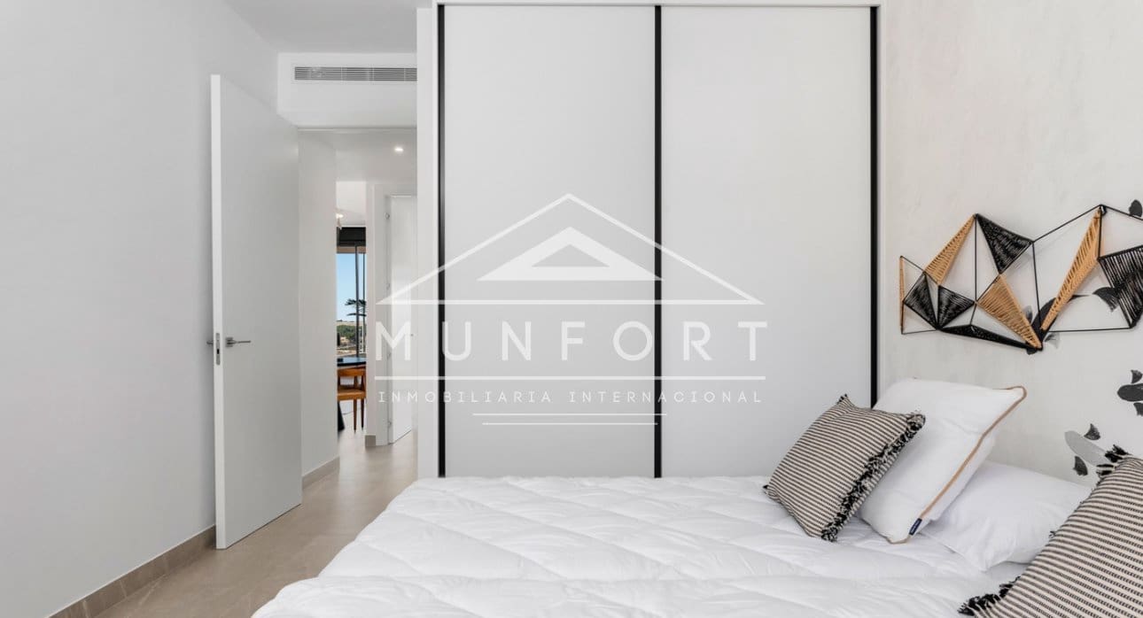 2 slaapkamer Penthouse te koop in Benijofar met zwembad - € 421.000 (Ref: 9261893)