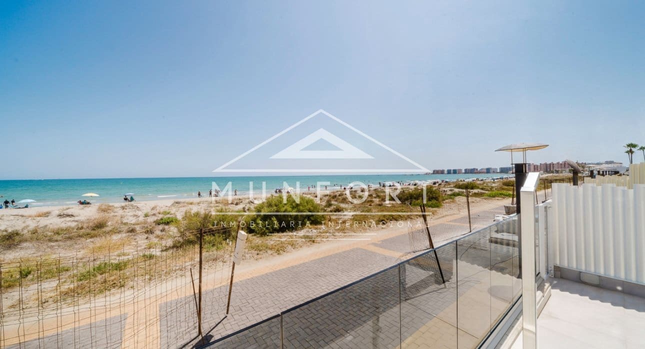 3 slaapkamer Appartement te koop in La Manga del Mar Menor met zwembad - € 890.000 (Ref: 9261897)