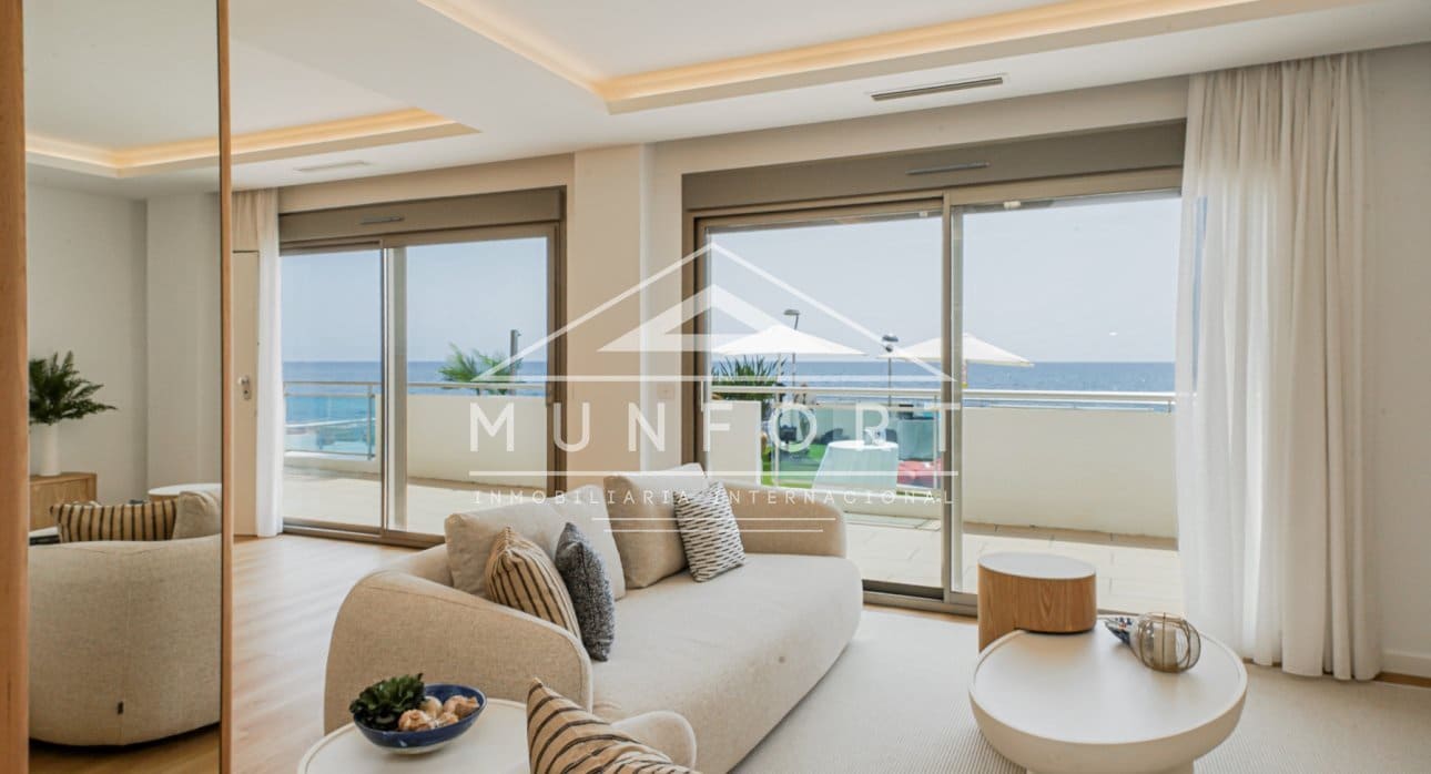 3 makuuhuone Huoneisto myytävänä paikassa La Manga del Mar Menor mukana uima-altaan - 546 000 € (Ref: 9261900)