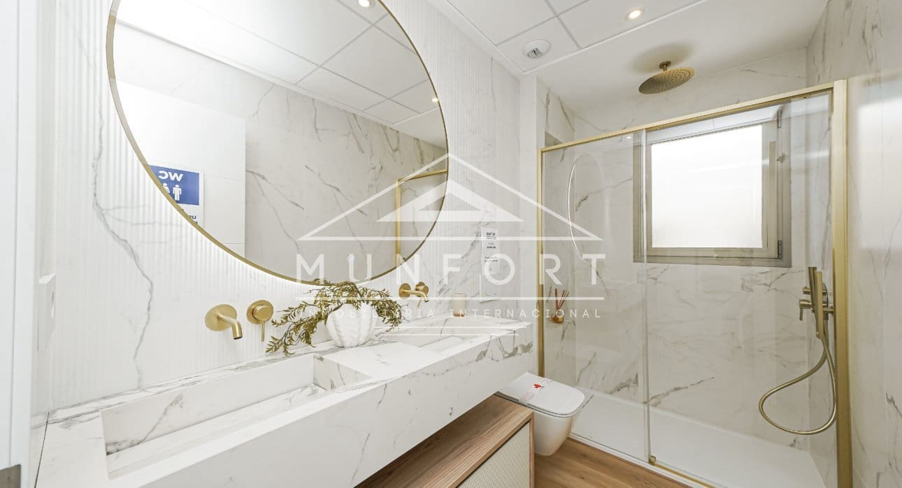 3 makuuhuone Huoneisto myytävänä paikassa La Manga del Mar Menor mukana uima-altaan - 546 000 € (Ref: 9261900)