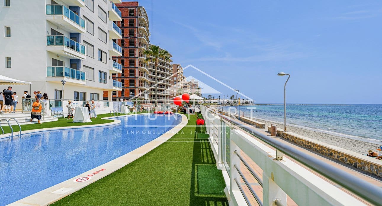 3 makuuhuone Huoneisto myytävänä paikassa La Manga del Mar Menor mukana uima-altaan - 546 000 € (Ref: 9261900)