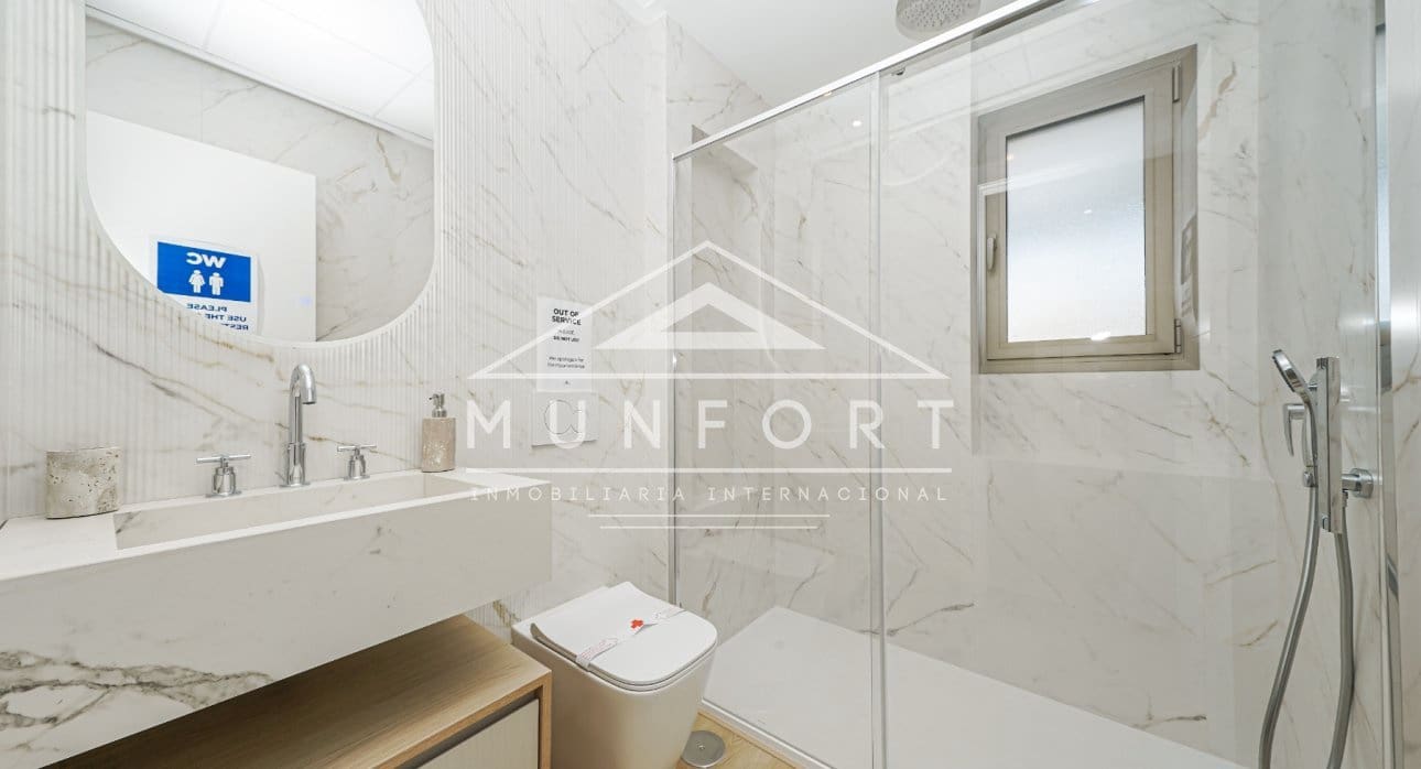 2 makuuhuone Huoneisto myytävänä paikassa La Manga del Mar Menor mukana uima-altaan - 473 000 € (Ref: 9261901)