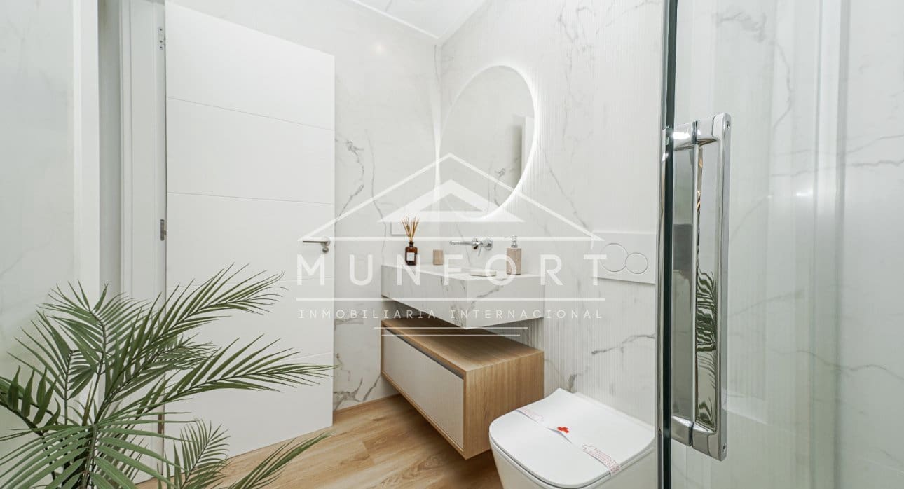 2 makuuhuone Huoneisto myytävänä paikassa La Manga del Mar Menor mukana uima-altaan - 473 000 € (Ref: 9261901)