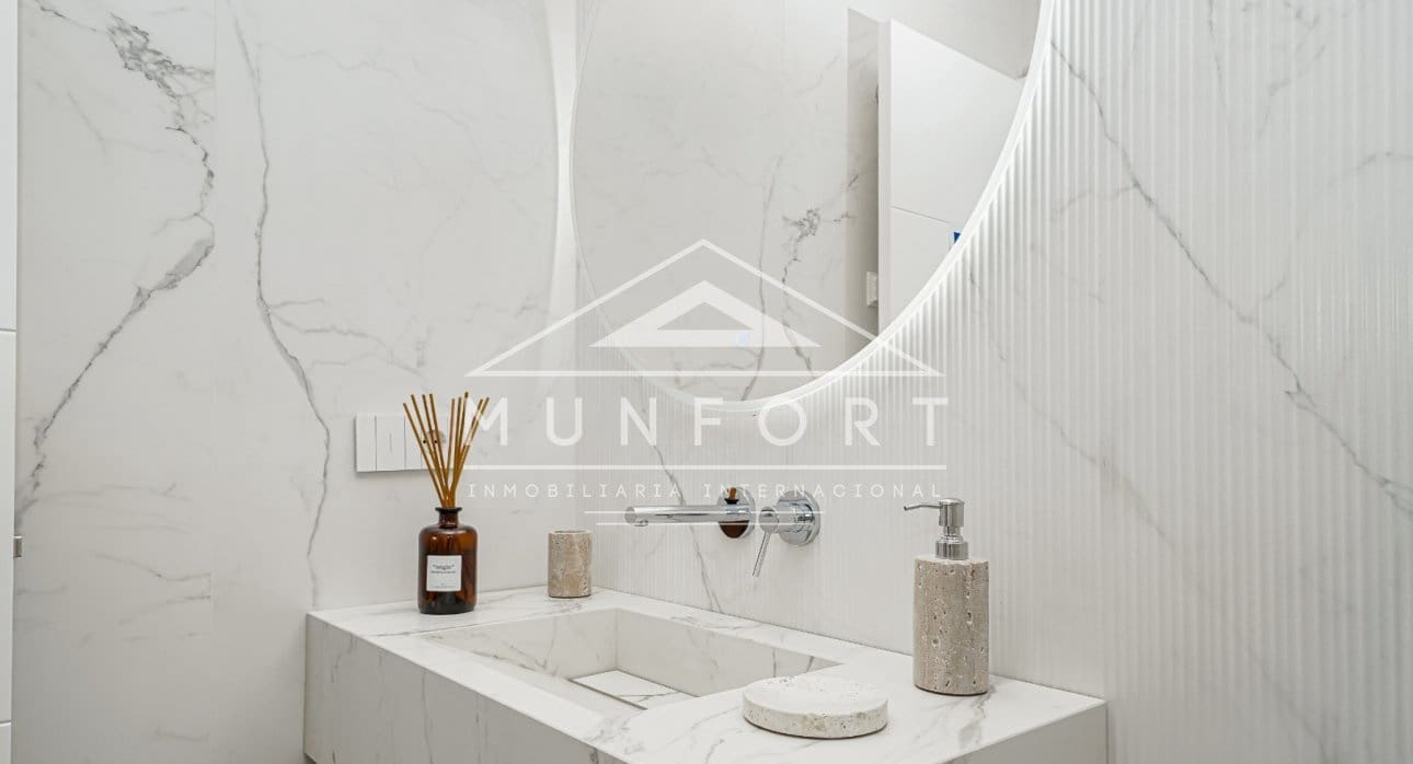 2 makuuhuone Huoneisto myytävänä paikassa La Manga del Mar Menor mukana uima-altaan - 473 000 € (Ref: 9261901)