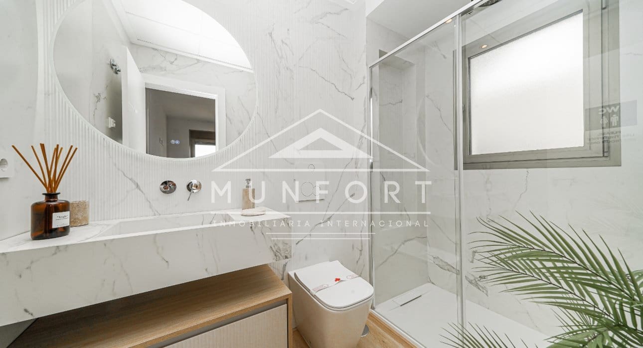 2 makuuhuone Huoneisto myytävänä paikassa La Manga del Mar Menor mukana uima-altaan - 473 000 € (Ref: 9261901)