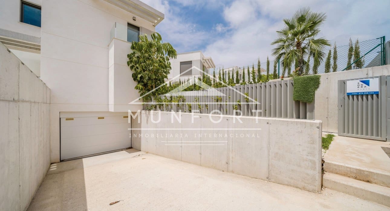 3 slaapkamer Villa te koop in Finestrat met zwembad - € 807.000 (Ref: 9261903)