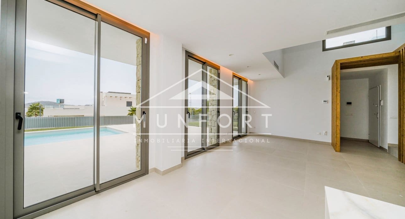 3 slaapkamer Villa te koop in Finestrat met zwembad - € 807.000 (Ref: 9261903)