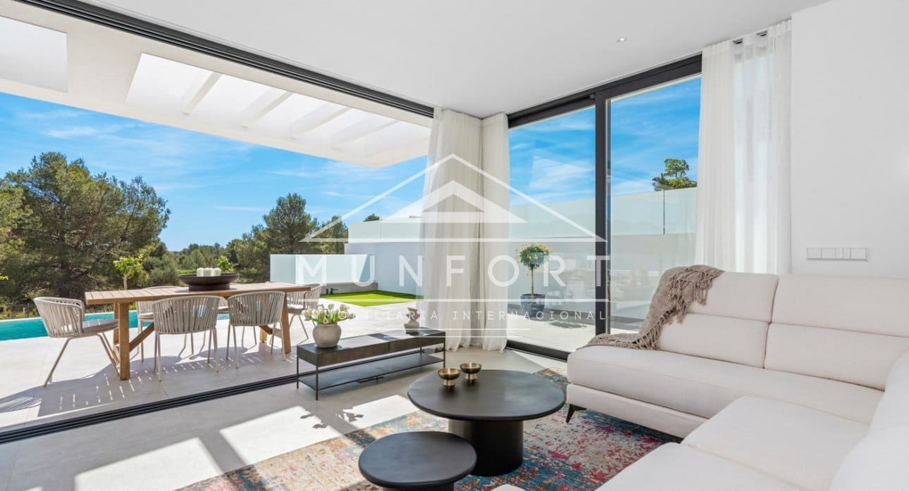 3 bedroom Villa for sale in Polop with pool - € 745,000 (Ref: 9261904)