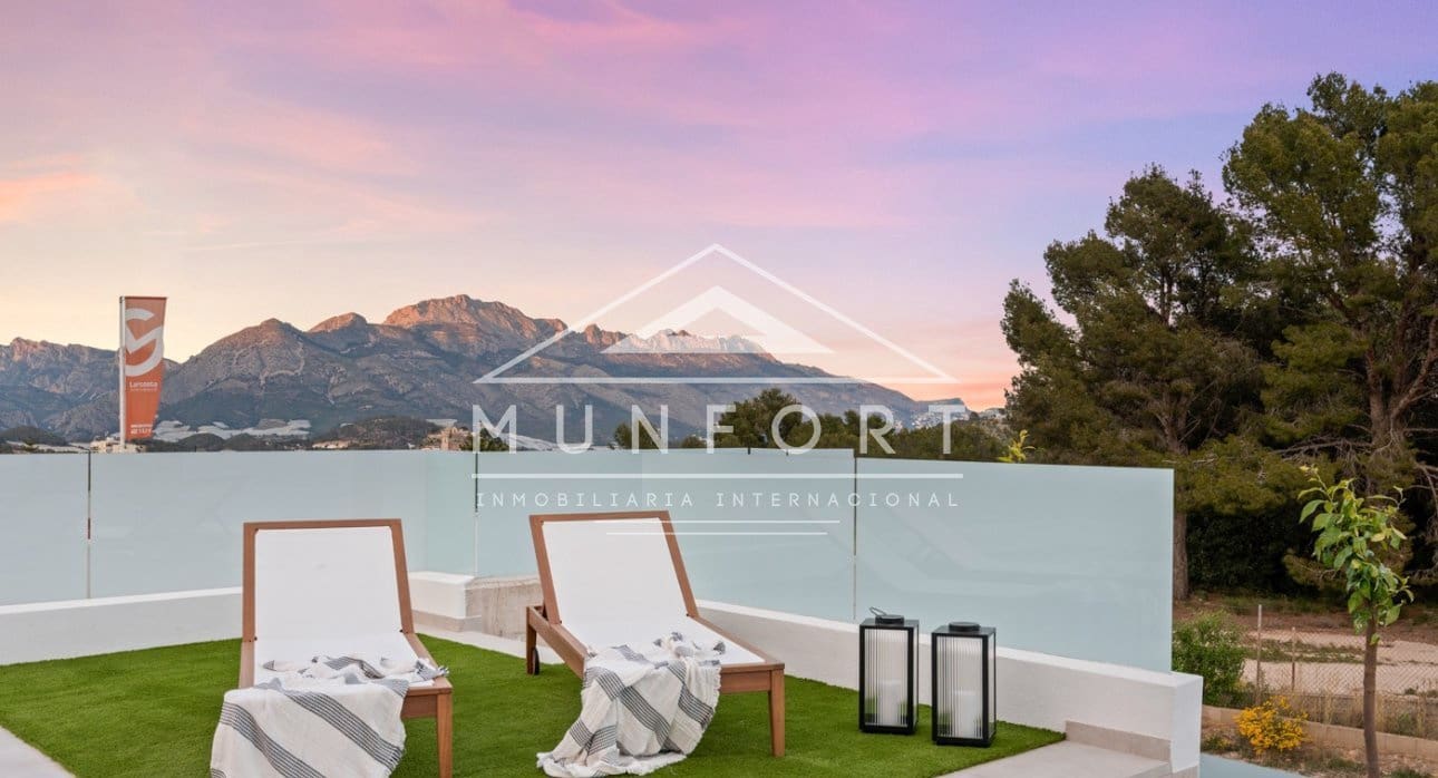 3 bedroom Villa for sale in Polop with pool - € 745,000 (Ref: 9261904)