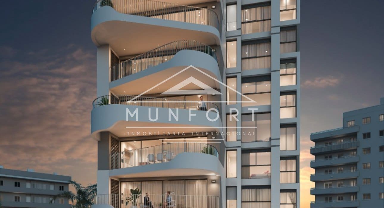 3 quarto Penthouse para venda em Guardamar del Segura com piscina - 640 000 € (Ref: 9262852)