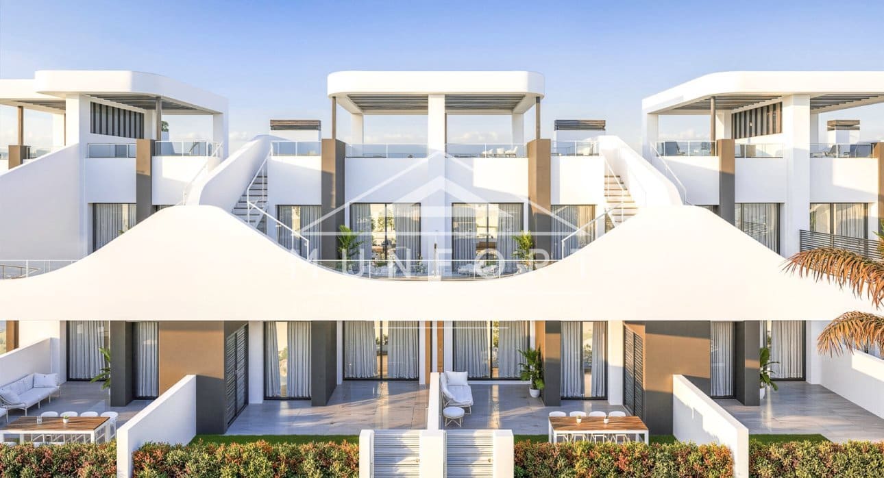 2 soveværelse Bungalow til salg i San Fulgencio med swimmingpool - € 233.900 (Ref: 9262860)