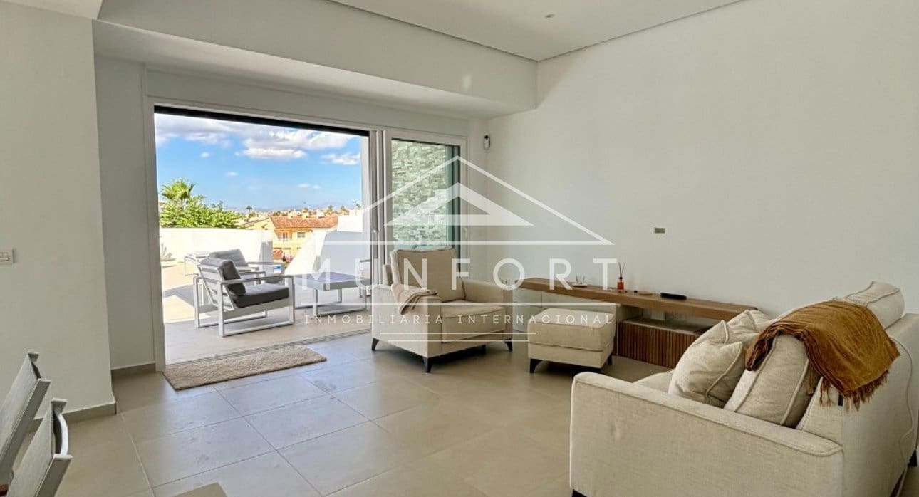 Chalet de 3 habitaciones en Benijófar en venta con piscina - 478.732 € (Ref: 9263424)