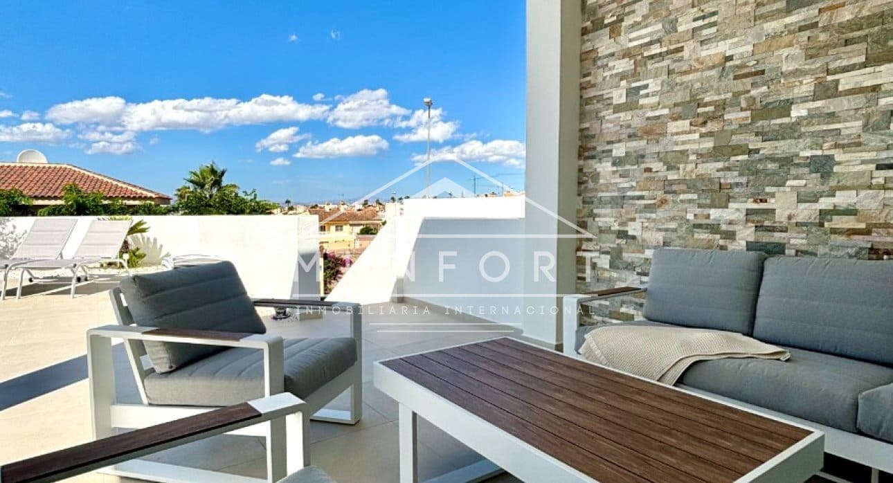 Chalet de 3 habitaciones en Benijófar en venta con piscina - 478.732 € (Ref: 9263424)