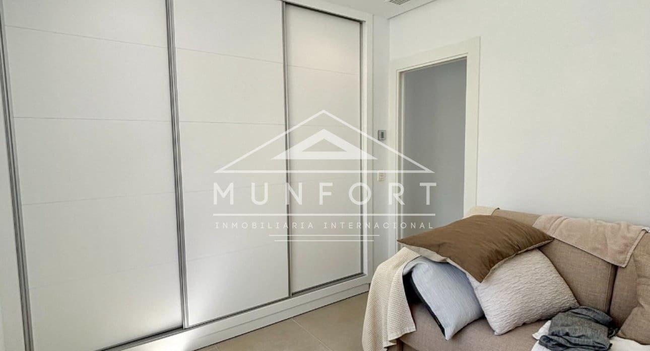 Chalet de 3 habitaciones en Benijófar en venta con piscina - 478.732 € (Ref: 9263424)