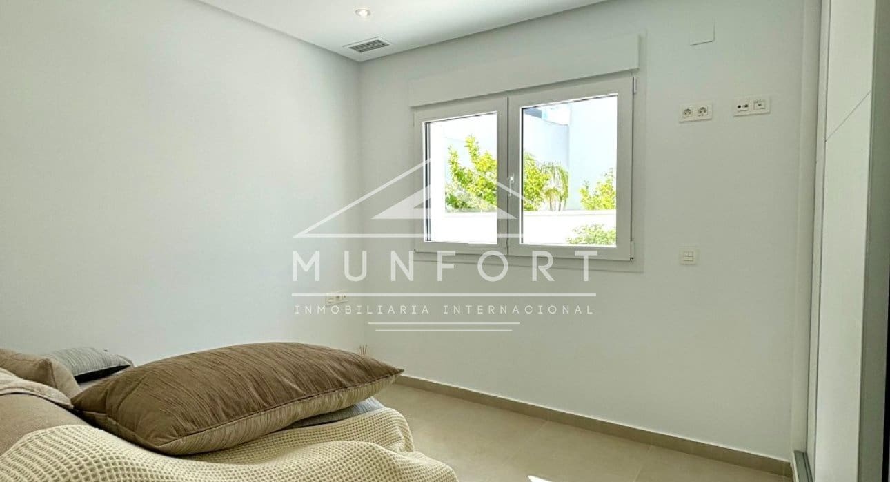 Chalet de 3 habitaciones en Benijófar en venta con piscina - 478.732 € (Ref: 9263424)