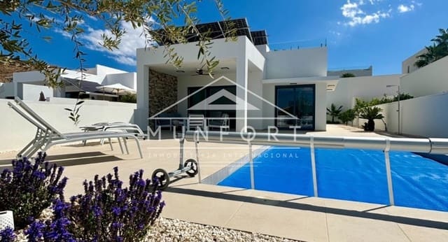 Chalet de 3 habitaciones en Benijófar en venta con piscina - 478.732 € (Ref: 9263424)