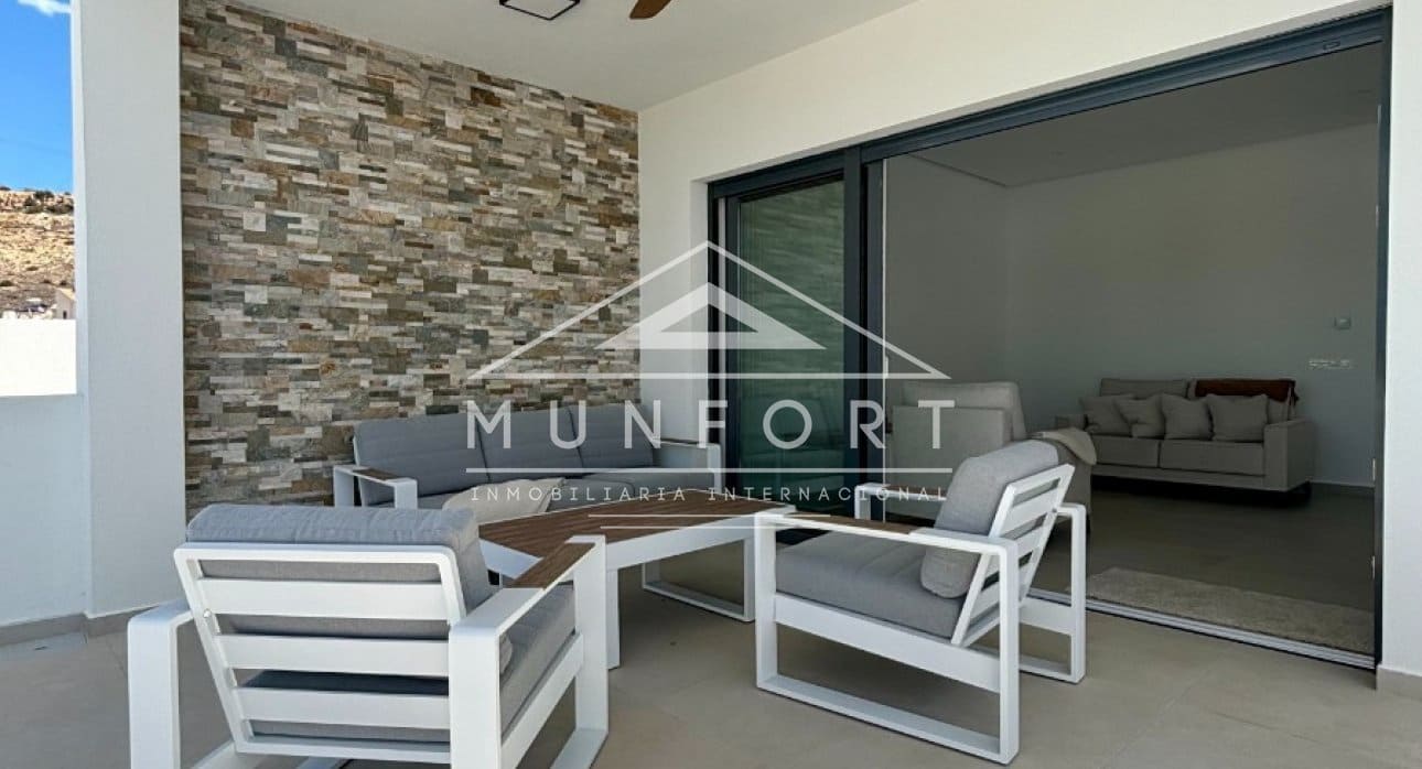 Chalet de 3 habitaciones en Benijófar en venta con piscina - 478.732 € (Ref: 9263424)