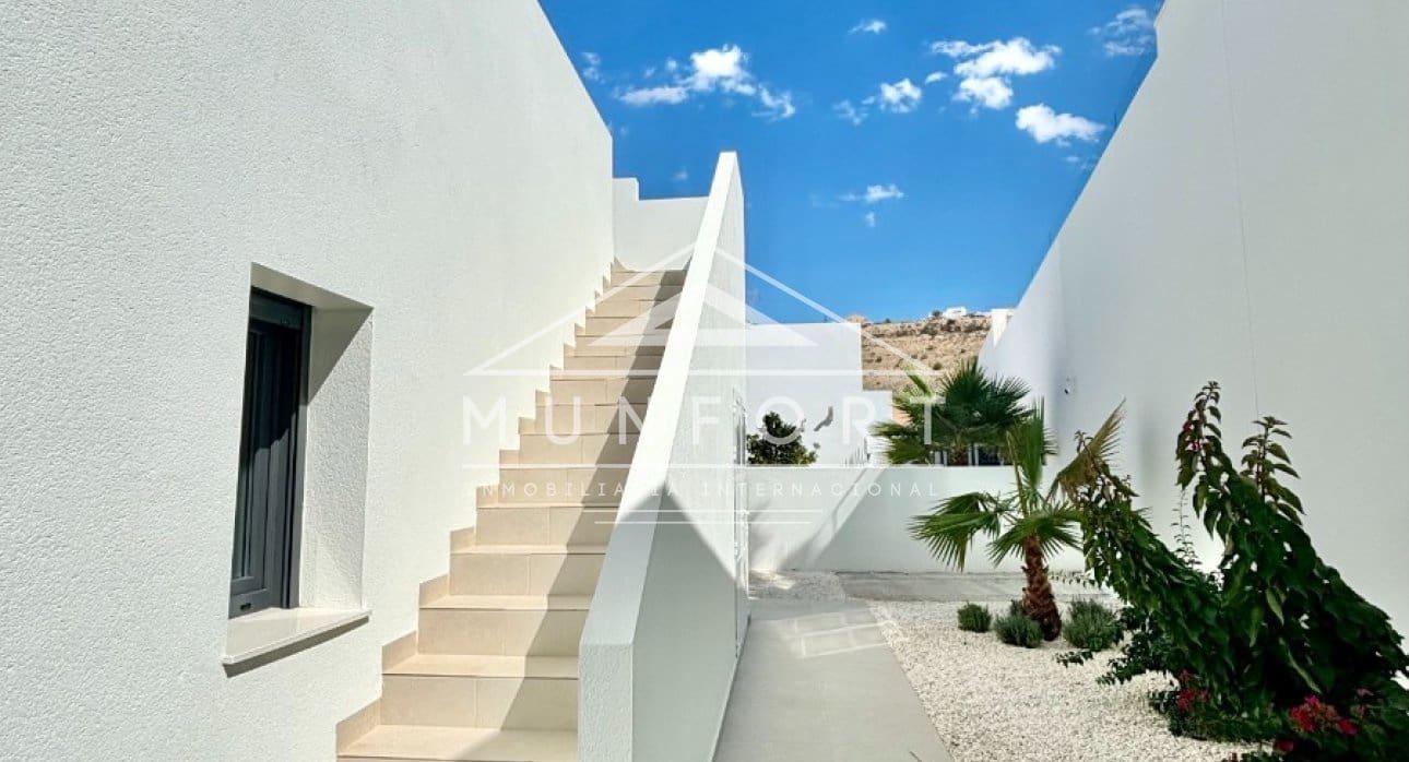 Chalet de 3 habitaciones en Benijófar en venta con piscina - 478.732 € (Ref: 9263424)