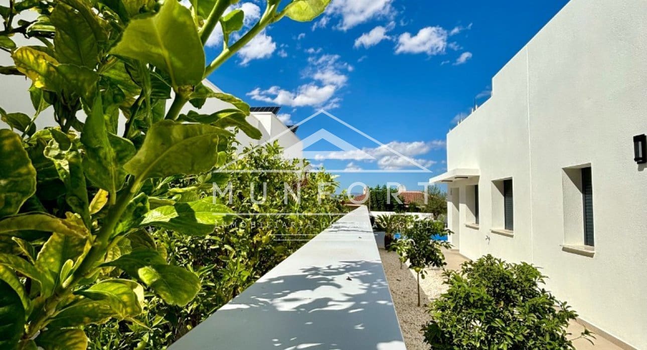 Chalet de 3 habitaciones en Benijófar en venta con piscina - 478.732 € (Ref: 9263424)