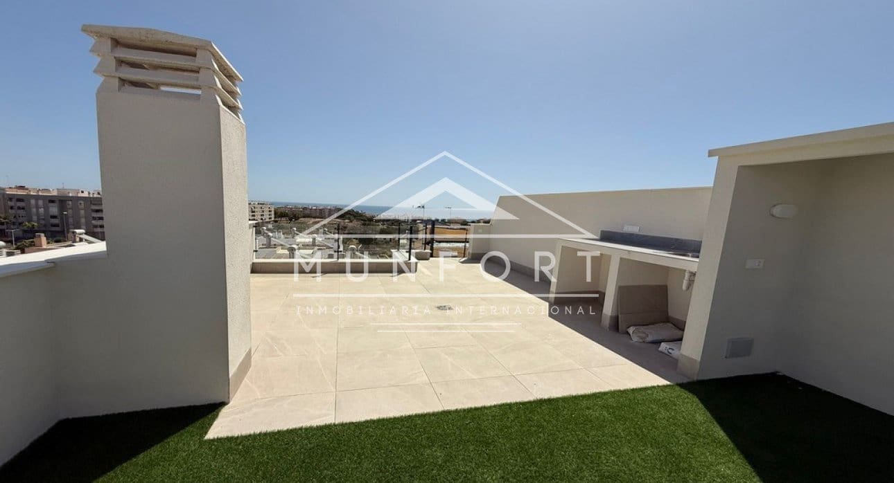 4 soveværelse Villa til salg i Guardamar del Segura med swimmingpool - € 507.000 (Ref: 9263425)