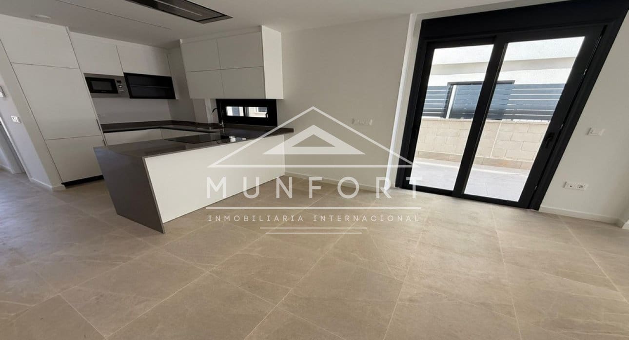 4 soveværelse Villa til salg i Guardamar del Segura med swimmingpool - € 507.000 (Ref: 9263425)