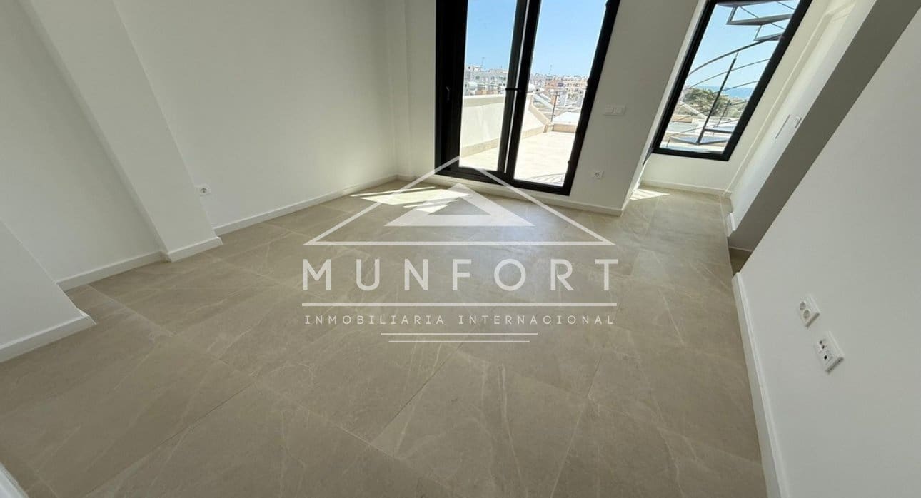 4 soveværelse Villa til salg i Guardamar del Segura med swimmingpool - € 507.000 (Ref: 9263425)