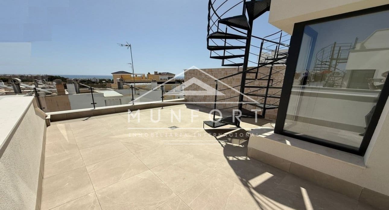 4 soveværelse Villa til salg i Guardamar del Segura med swimmingpool - € 507.000 (Ref: 9263425)