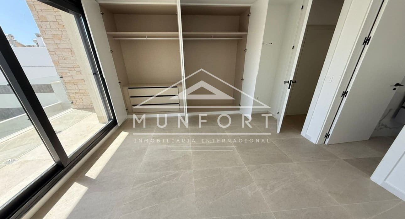 4 soveværelse Villa til salg i Guardamar del Segura med swimmingpool - € 507.000 (Ref: 9263425)